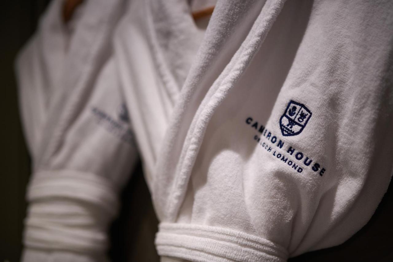 Cameron House On Loch Lomond Alexandria Eksteriør billede A bathrobe