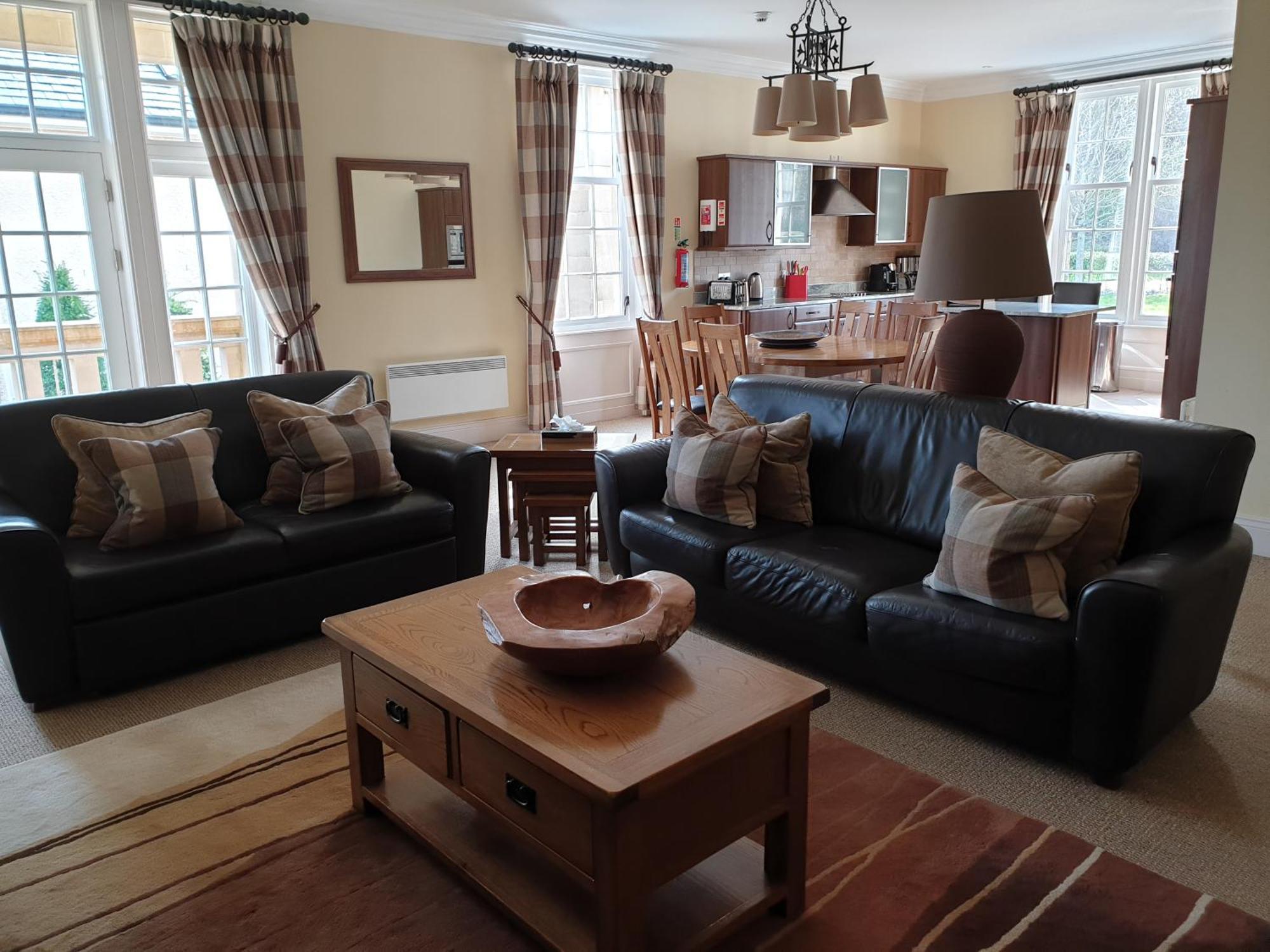 Cameron House On Loch Lomond Alexandria Eksteriør billede The interior of a typical apartment at the hotel