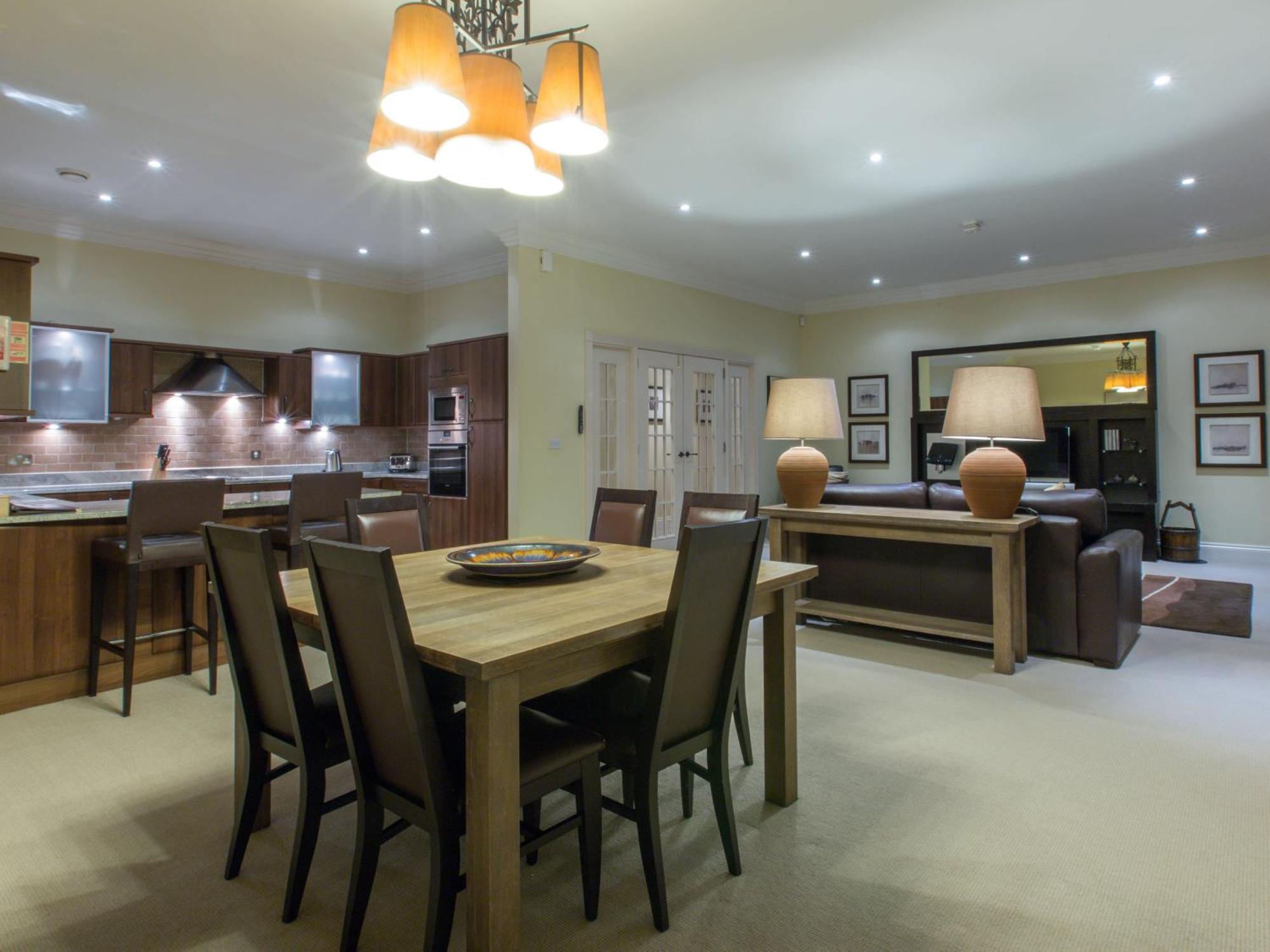 Cameron House On Loch Lomond Alexandria Eksteriør billede A typical apartment interior