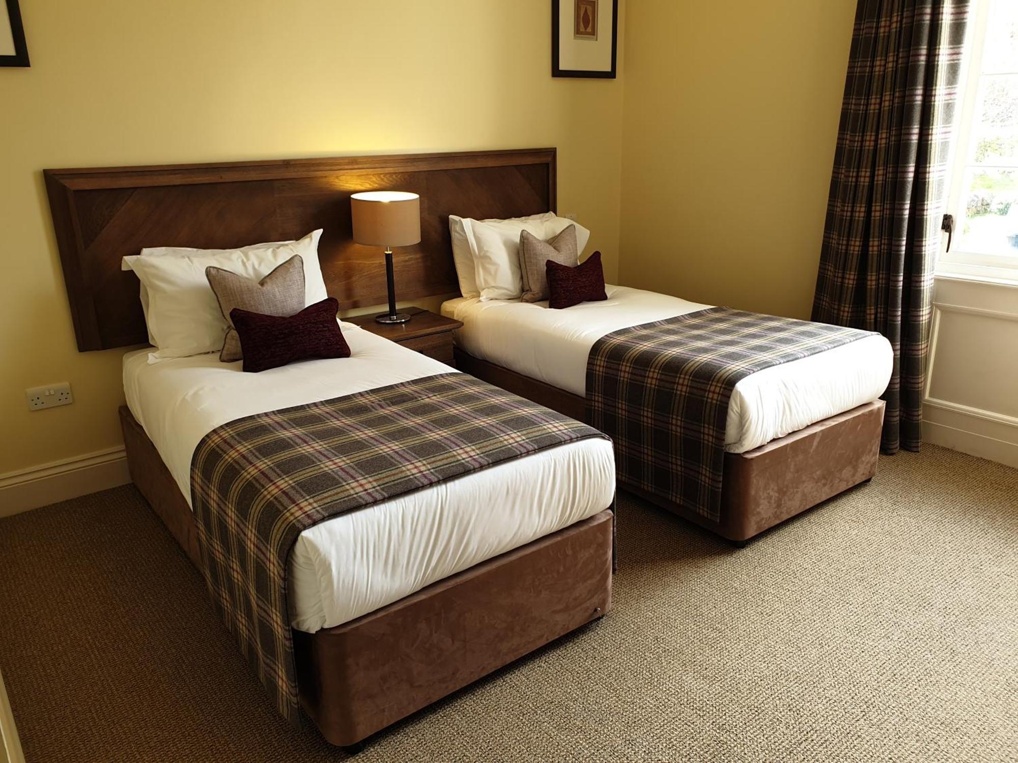 Cameron House On Loch Lomond Alexandria Eksteriør billede A twin room